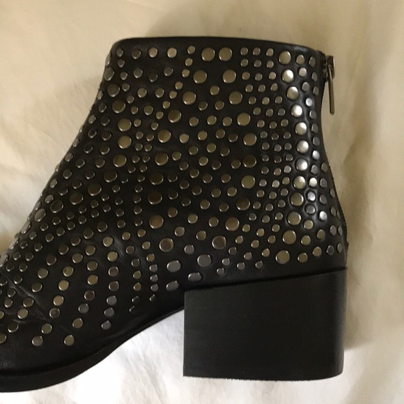 VINCE CAMUTO Ankle Boot 9M   NWB - Picture 7 of 8